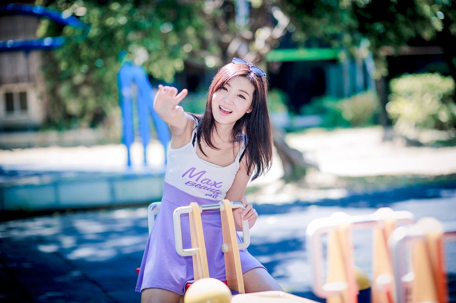 生就这么一次，谈一场以结婚为目的的恋爱，然后就那样相守，在来往的流年里，岁月安好。